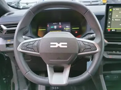 Photo 7 Dacia Duster  Hybrid 140