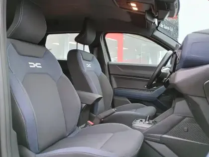 Photo 35 Dacia Duster  Hybrid 140