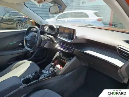 Photo 12 Peugeot 2008  PureTech 130 S&S EAT8