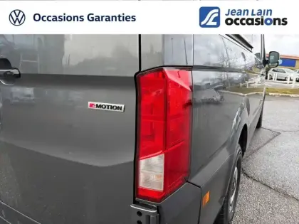 Photo 19 Volkswagen Crafter  VAN 35 L3H3 2.0 TDI 177 CH BVA 4MOTION