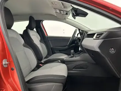 Photo 13 Renault Clio  E-Tech full hybrid 145 ch GSR2