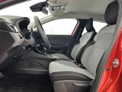 Photo 8 Renault Clio  E-Tech full hybrid 145 ch GSR2