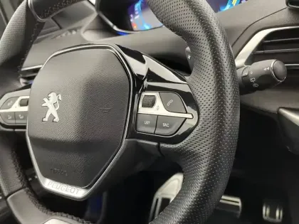 Photo 27 Peugeot 3008  Hybrid 225 e-EAT8