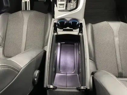 Photo 12 Peugeot 3008  Hybrid 225 e-EAT8