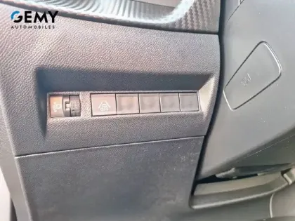 Photo 11 Peugeot 2008  Electrique 136 ch