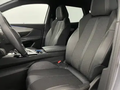 Photo 13 Peugeot 3008  Hybrid 225 e-EAT8