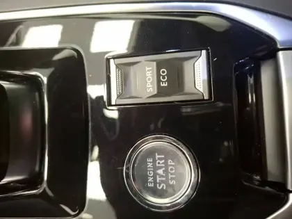 Photo 21 Peugeot 308  BlueHDi 130ch S&S EAT8