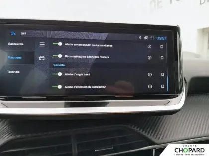 Photo 40 Peugeot 208  Hybrid 100 e-DCS6