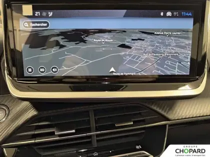 Photo 13 Peugeot 2008  Hybrid 145 e-DCS6