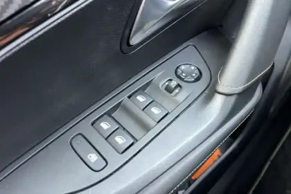 Photo 27 Peugeot 2008  PureTech 155 S&S EAT8