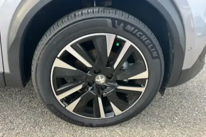 Photo 10 Peugeot 2008  PureTech 155 S&S EAT8