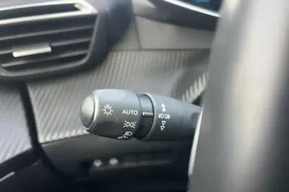 Photo 26 Peugeot 2008  PureTech 155 S&S EAT8