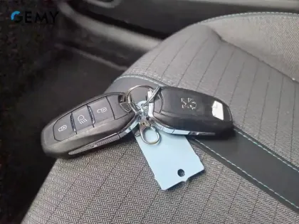 Photo 14 Peugeot 208  Electrique 50 kWh 136ch