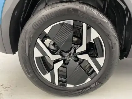 Photo 82 Peugeot 2008  Hybrid 145 e-DCS6