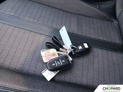 Photo 13 Peugeot 208  PureTech 100 S&S BVM6