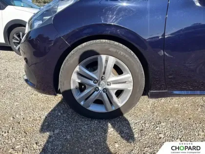 Photo 11 Peugeot 208  1.6 BlueHDi 75ch BVM5