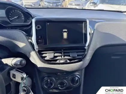 Photo 12 Peugeot 208  1.6 BlueHDi 75ch BVM5