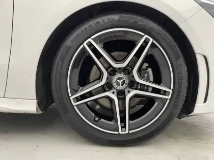 Photo 12 Mercedes Classe B  200 7G-DCT