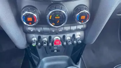 Photo 8 Mini Mini Hatch 3 Portes Cooper 136 ch DKG7