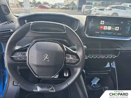 Photo 65 Peugeot 2008  Electrique 136 ch