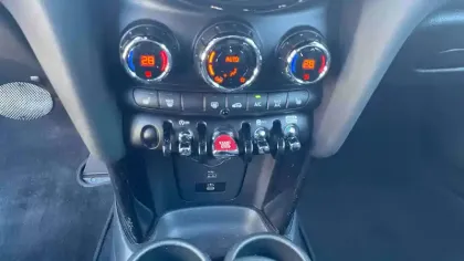 Photo 8 Mini Mini Hatch 3 Portes Cooper 136 ch DKG7