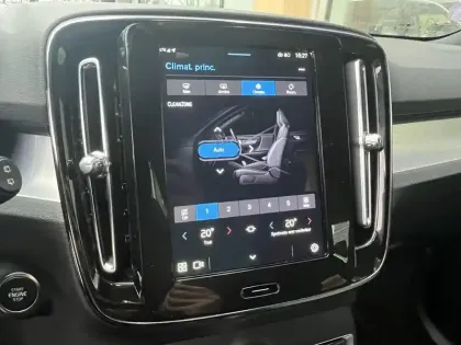 Photo 20 Volvo Xc40  B3 163 ch DCT7