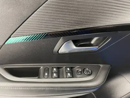 Photo 31 Peugeot 208  Electrique 50 kWh 136ch