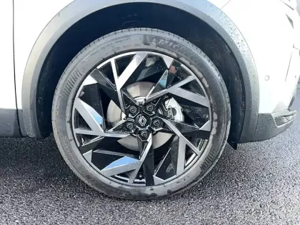 Photo 12 Renault Captur  E-Tech full hybrid 160 ch