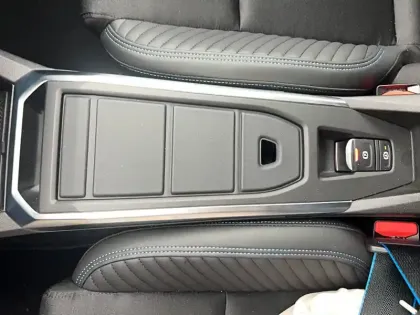 Photo 38 Renault Clio  E-Tech full hybrid 160 ch