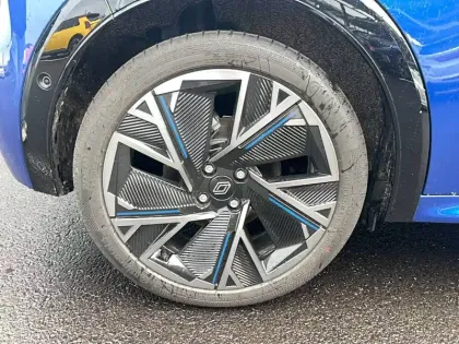 Photo 13 Renault Clio  E-Tech full hybrid 160 ch