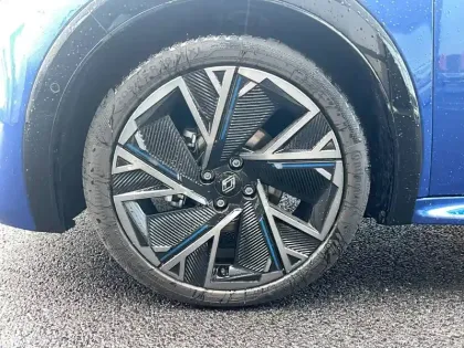 Photo 8 Renault Clio  E-Tech full hybrid 160 ch