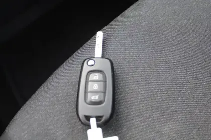 Photo 28 Renault Clio  SOCIETE E-TECH 140 - 21N