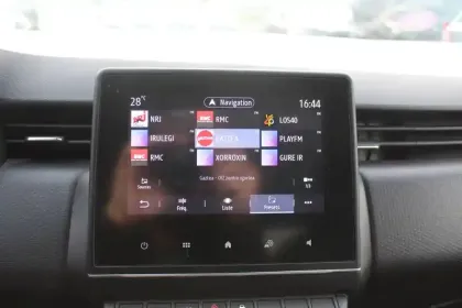 Photo 24 Renault Clio  SOCIETE E-TECH 140 - 21N