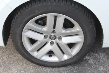 Photo 31 Renault Clio  SOCIETE E-TECH 140 - 21N