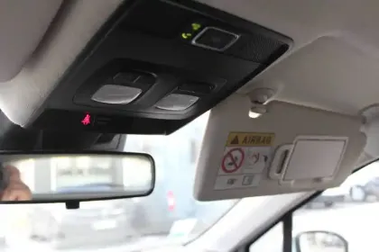 Photo 26 Renault Clio  SOCIETE E-TECH 140 - 21N