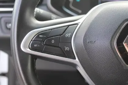 Photo 101 Renault Clio  SOCIETE E-TECH 140 - 21N