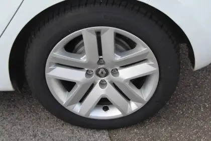 Photo 32 Renault Clio  SOCIETE E-TECH 140 - 21N