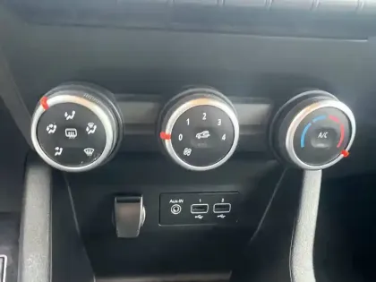 Photo 27 Renault Clio  SOCIETE TCE 90