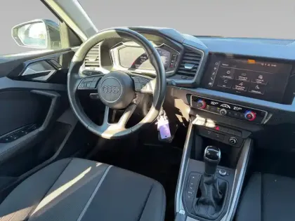 Photo 12 Audi A1  Sportback 30 TFSI 110 ch S tronic 7