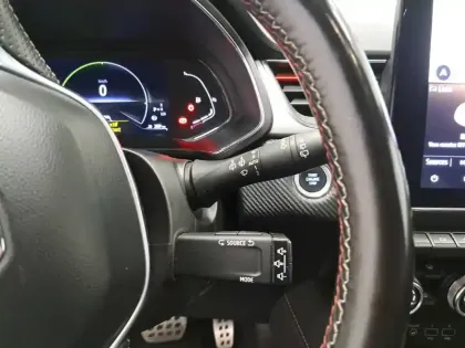 Photo 28 Renault Captur  E-Tech 145 - 21B