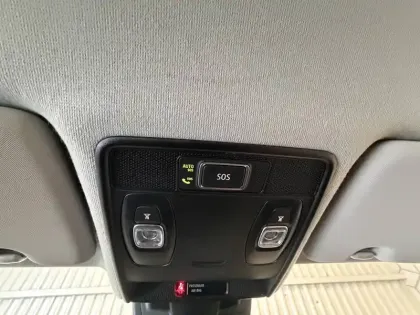 Photo 84 Peugeot 208  PureTech 100 S&S BVM6