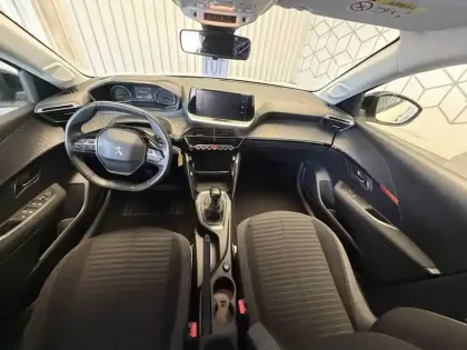 Photo 10 Peugeot 208  PureTech 100 S&S BVM6