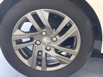 Photo 66 Peugeot 208  PureTech 100 S&S BVM6