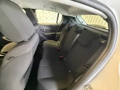 Photo 62 Peugeot 208  PureTech 100 S&S BVM6