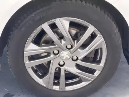 Photo 109 Peugeot 208  PureTech 100 S&S BVM6