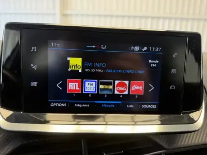 Photo 39 Peugeot 208  PureTech 100 S&S BVM6