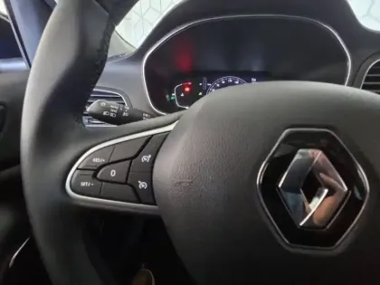 Photo 38 Renault Megane  IV Berline TCe 140 EDC