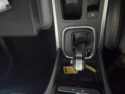 Photo 39 Renault Megane  IV Berline TCe 140 EDC