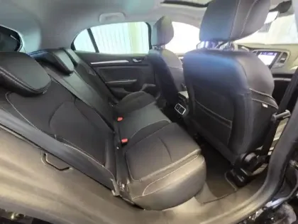 Photo 24 Renault Megane  IV Berline TCe 140 EDC