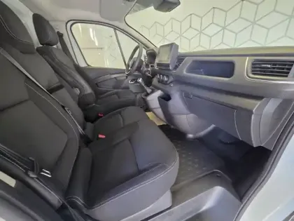 Photo 8 Renault Trafic Gén. III (F82) Ph3 Grand Confort 4